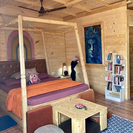 Love Temple Beach Resort Арамболь Экстерьер фото