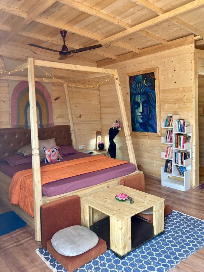 Love Temple Beach Resort Арамболь Экстерьер фото
