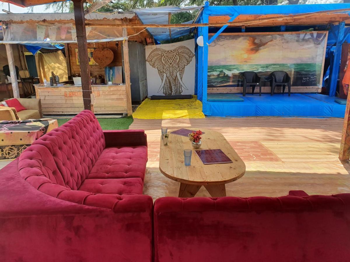 Love Temple Beach Resort Арамболь Экстерьер фото