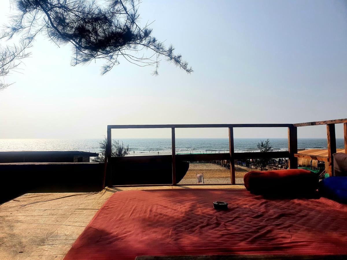 Love Temple Beach Resort Арамболь Экстерьер фото