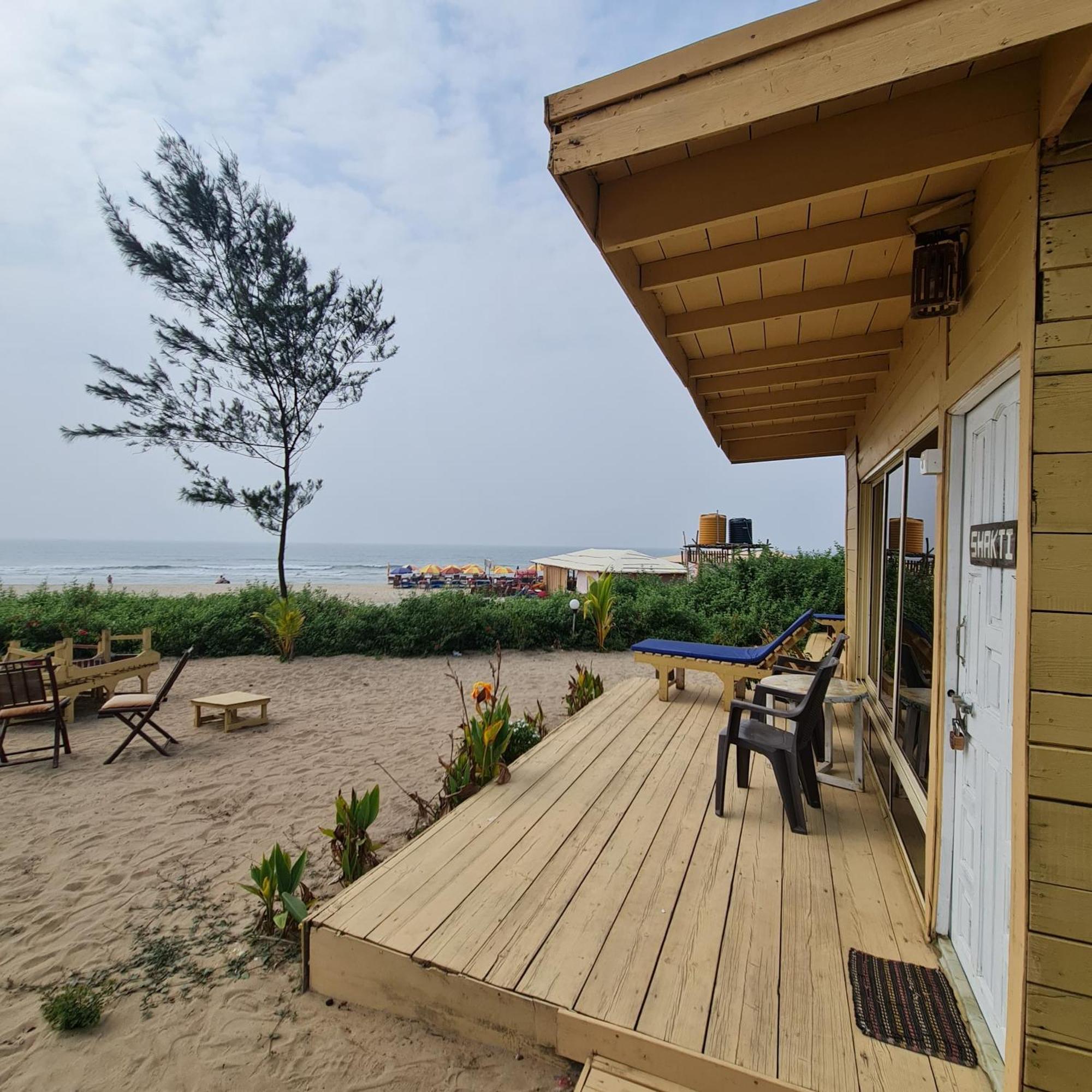 Love Temple Beach Resort Арамболь Экстерьер фото