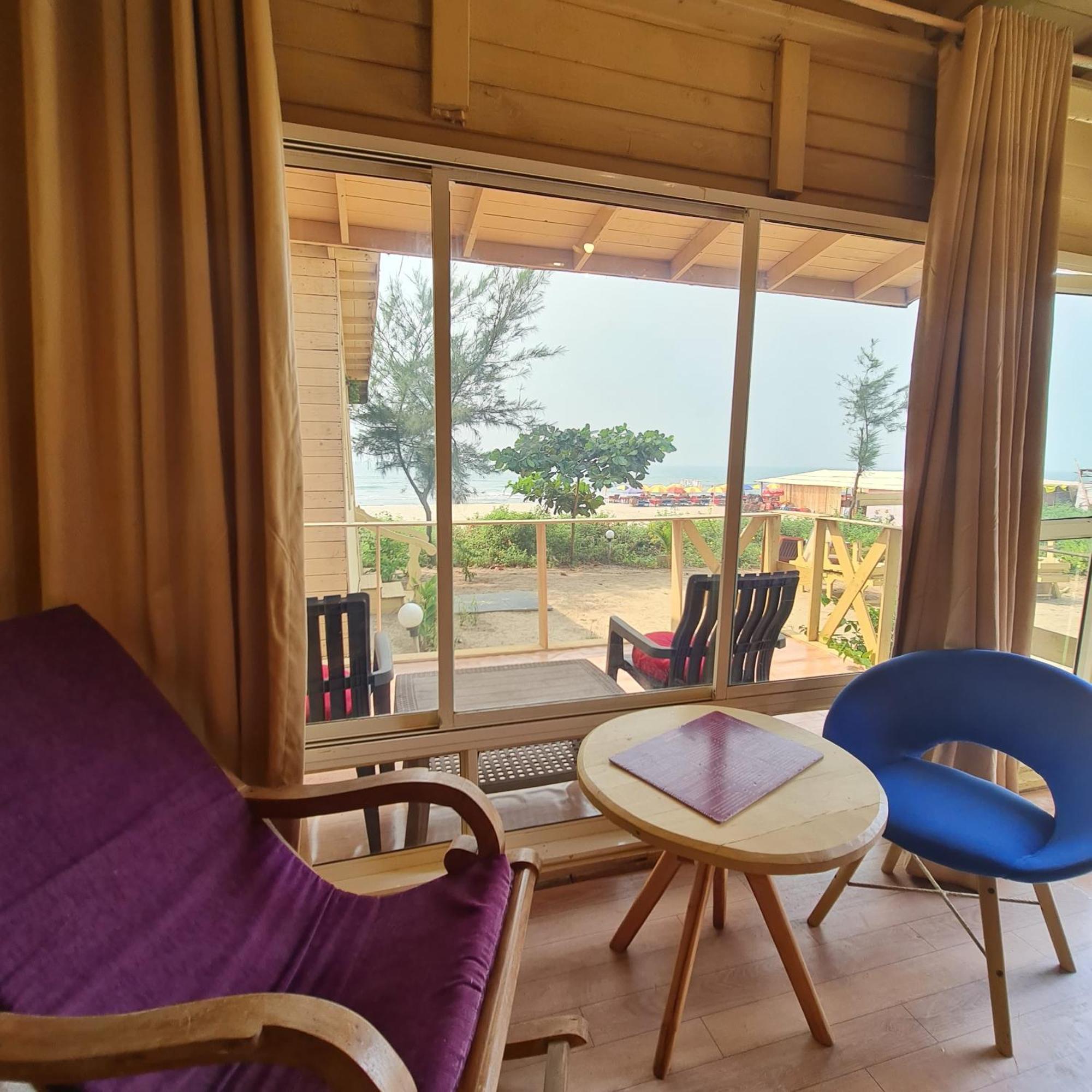 Love Temple Beach Resort Арамболь Экстерьер фото