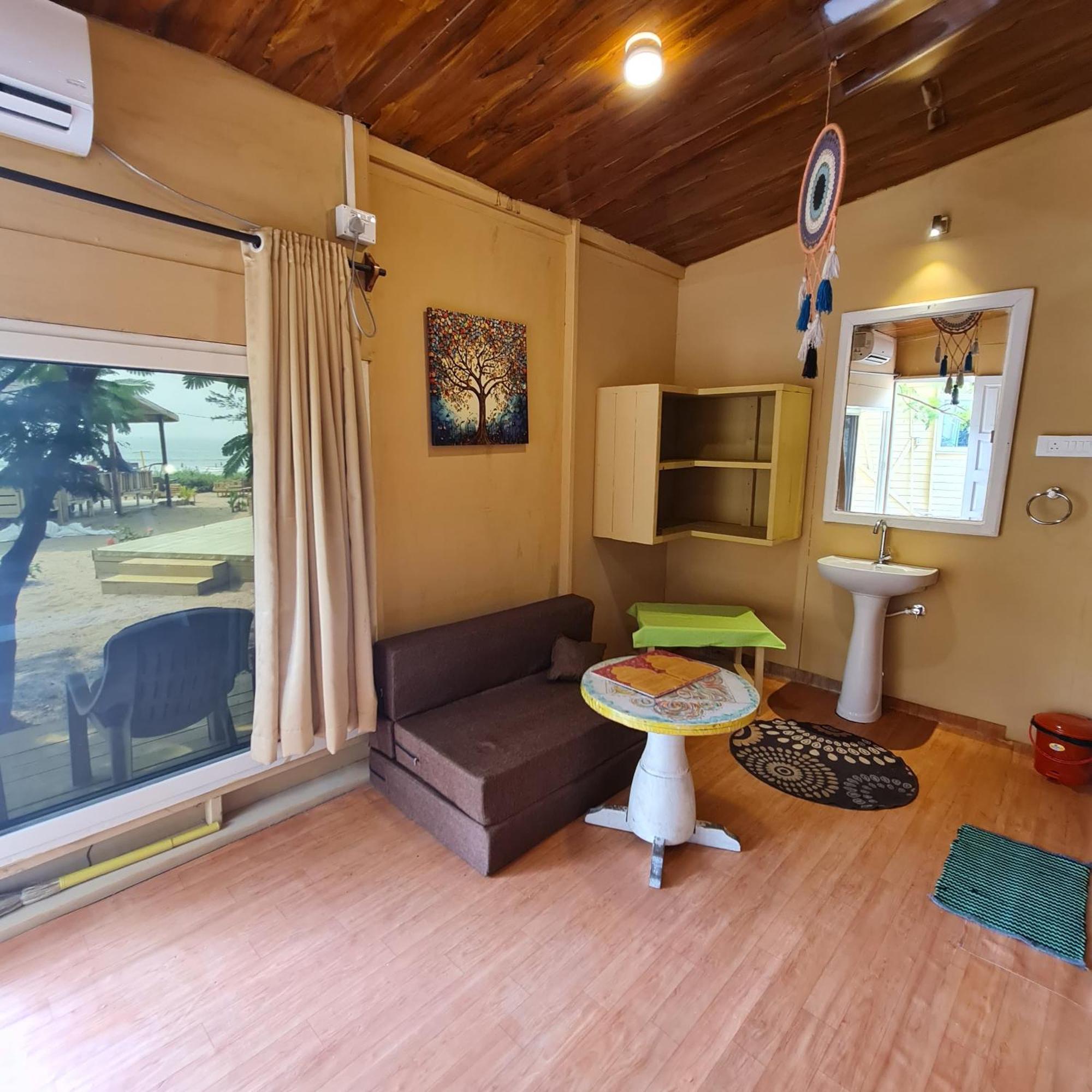 Love Temple Beach Resort Арамболь Экстерьер фото